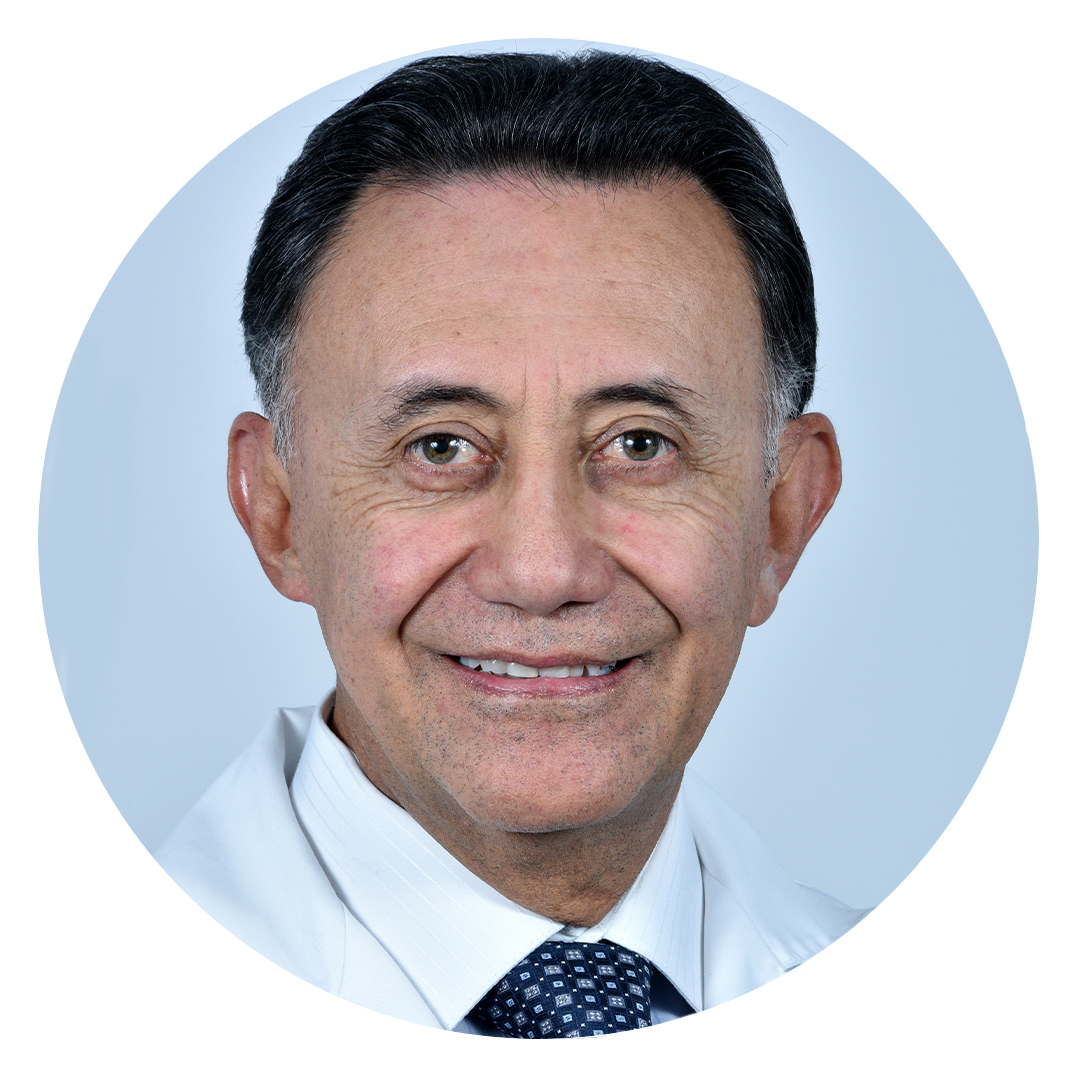 Dr. Eduardo Flores Especialista en Rehabilitación Oral